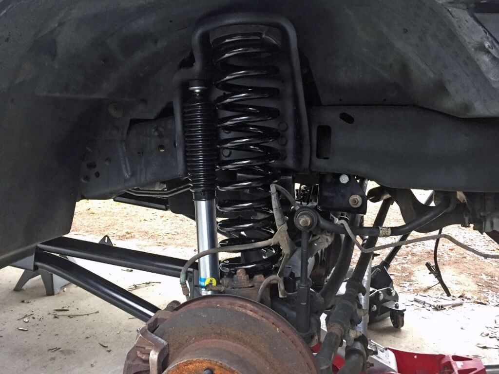 2004 excursion front shocks