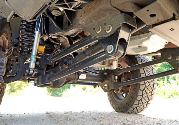 SuperLift 6" Lift Kit For 2005-2007 Ford F-250/F-350 Super Duty 4WD Diesel - w/ a 4-Link Conversion and Bilstein Shocks