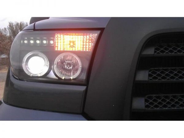 Spyder Auto 5012029 Projector Headlights - Black For 2007-13 Toyota Tundra/2008-13 Toyota Sequoia