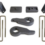 MaxTrac 2.5"/1" Leveling Kit with Shock Extenders for 2001-2010 Silverado/Sierra 1500HD/2500HD/3500HD-K880731