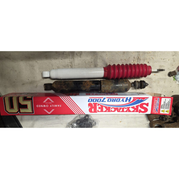 04-13 Chevy/GMC Canyon 4WD/2WD 3-5″ Front, 3-4″ Rear Lift Skyjacker Shocks customer review image