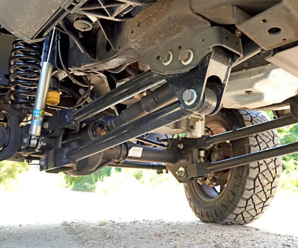 SuperLift 6" Lift Kit For 2005-2007 Ford F-250/F-350 Super Duty 4WD - w/ a 4-Link Conversion, King Coilovers and King rear Shocks