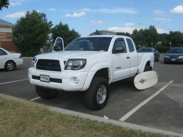 Spyder Auto 5011916 Projector Headlights - LED Halo - LED (Replaceable LEDs) - Black For 2005-2011 Toyota Tacoma