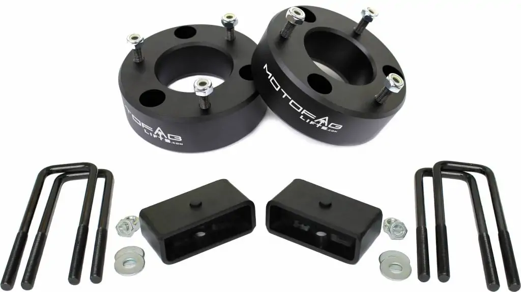 MotoFab 3" Front and 1" Rear Leveling Lift Kit - 2007-2019 Chevy Silverado Sierra GMC