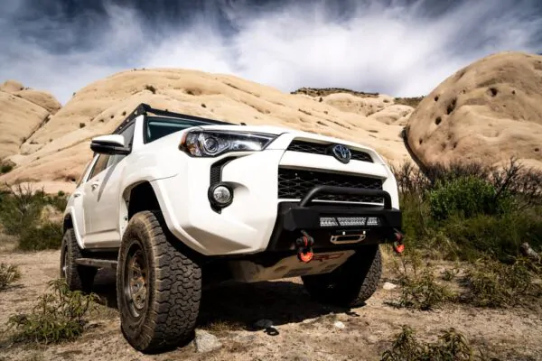 Body Armor 2014-2024 Toyota 4RUNNER Hiline Front Winch Bumper - BOD-TR-19339