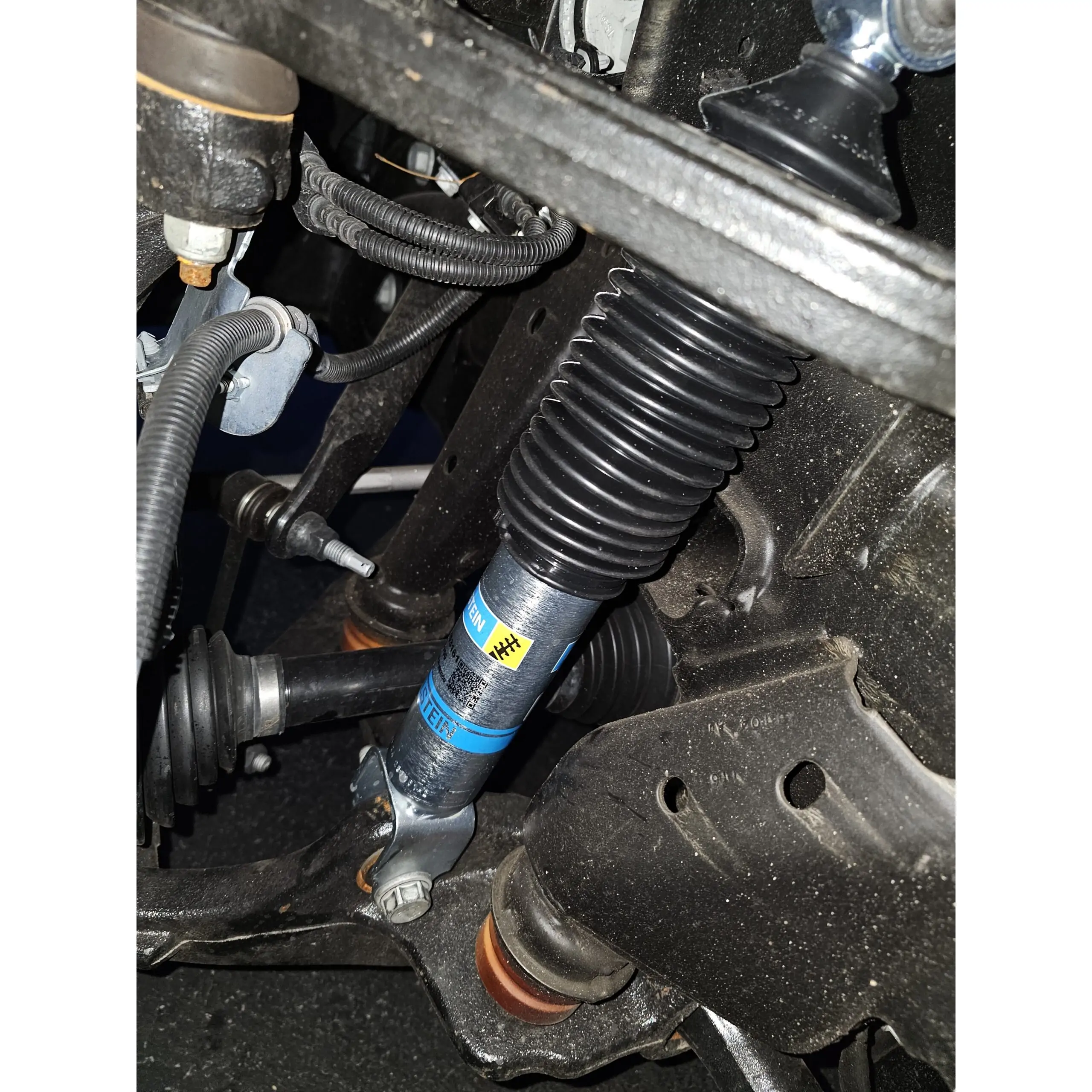 2011-2025 Chevy/GMC Sierra 3500HD Bilstein 5100 0-1.5″ Front & 0-1″ Rear Shocks customer review image