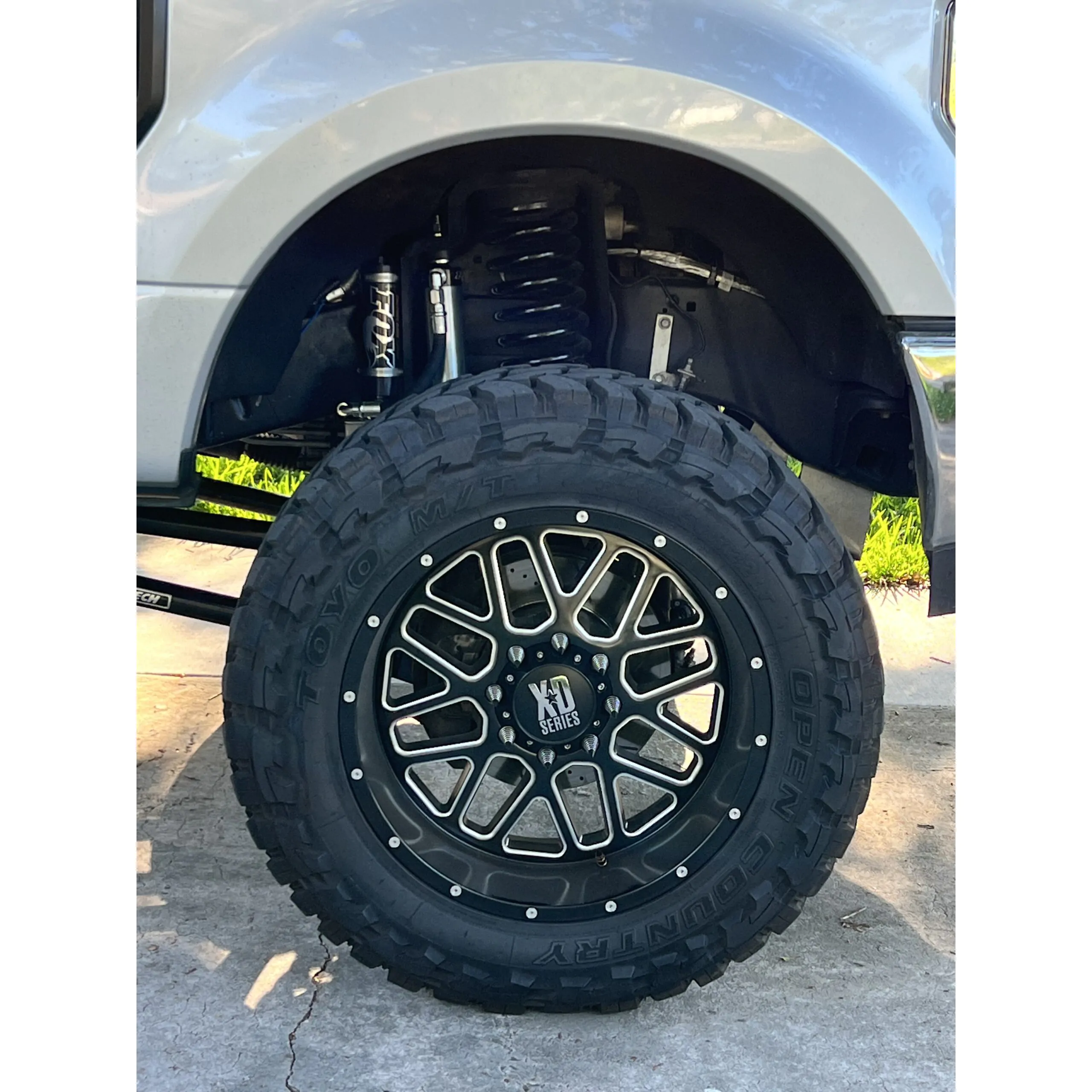 FOX 2.5 Factory Res Adj 4-6 Front Lift Shocks 2017-2026 Ford F250 4WD customer review image